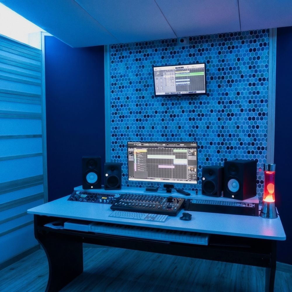 HTR Studio Boutique — scrivania e regia